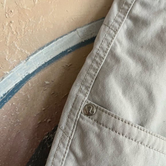 Lululemon MEN’s Cargo shorts size 38 - Picture 8 of 15